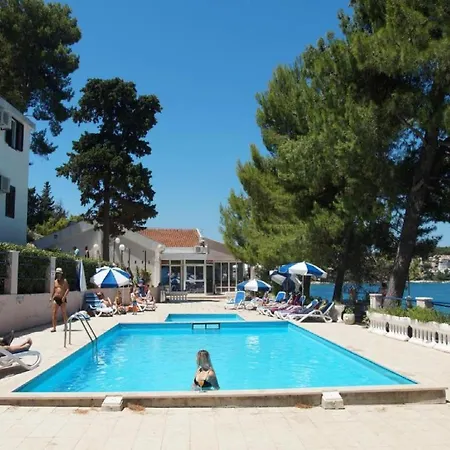 - Comfort One Bedroom D2 *